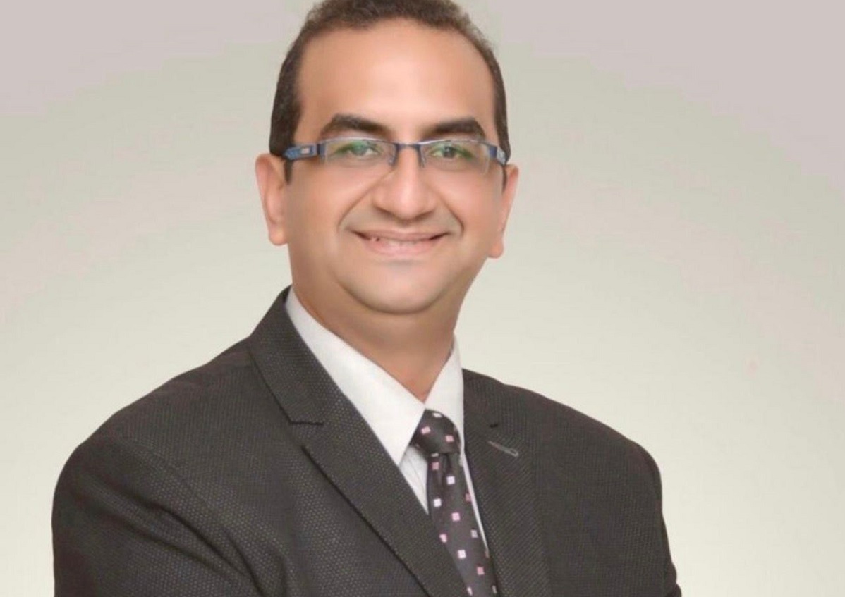 عضو مجلس ادارة نادي بني سويف يدعم فريق الكرة